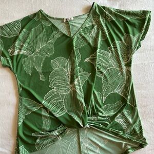 Leafy Green Short Sleeve Top